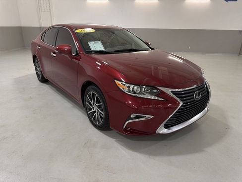Used 2016 Lexus ES 350 w/ Luxury Package w/Wood Trim image 4