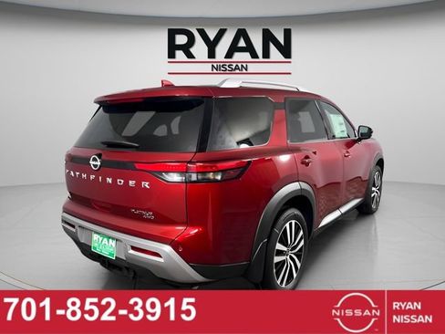 New 2025 Nissan Pathfinder Platinum image 5