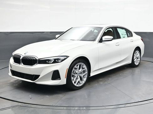 Used 2026 BMW 330i xDrive Sedan w/ Premium Package image 8