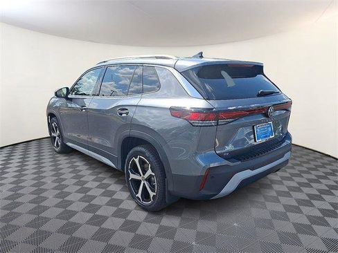 New 2025 Volkswagen Tiguan SE image 4