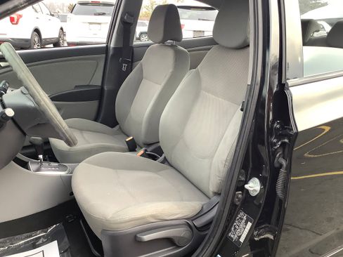 Used 2014 Hyundai Accent GLS image 10