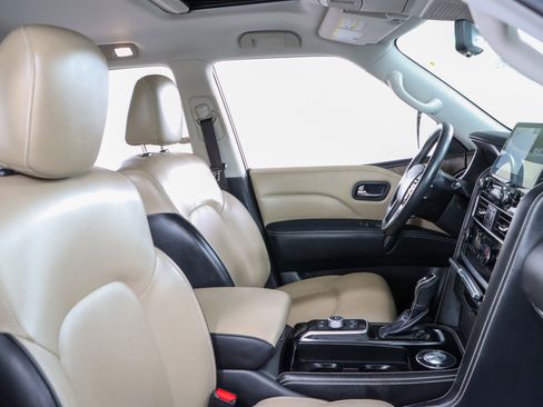 Used 2022 INFINITI QX80 Premium Select w/ All-Season Package RWD image 30