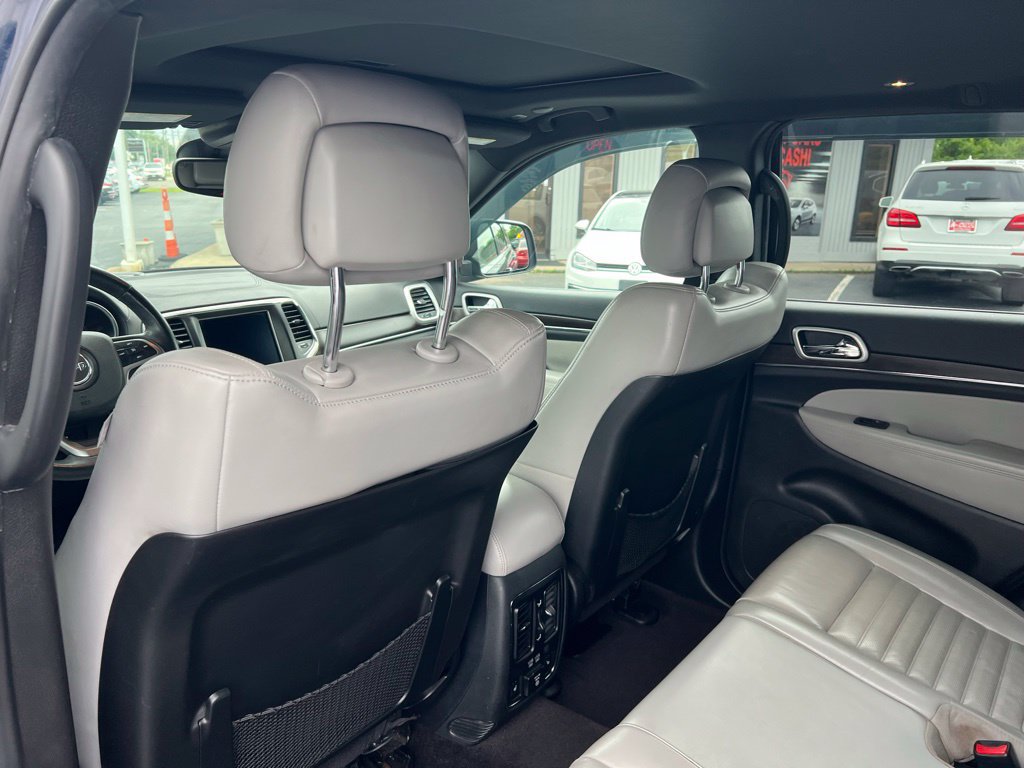 Used 2018 Jeep Grand Cherokee Limited AWD/4WD image 15