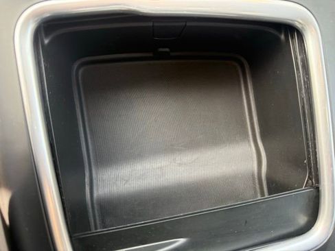 Used 2024 Chrysler Pacifica Touring-L FWD image 24