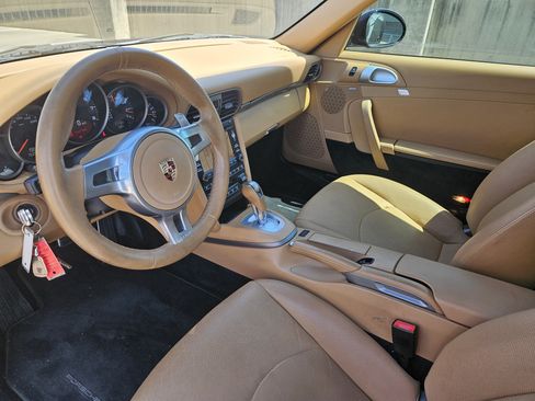 Used 2011 Porsche 911 Carrera RWD image 4