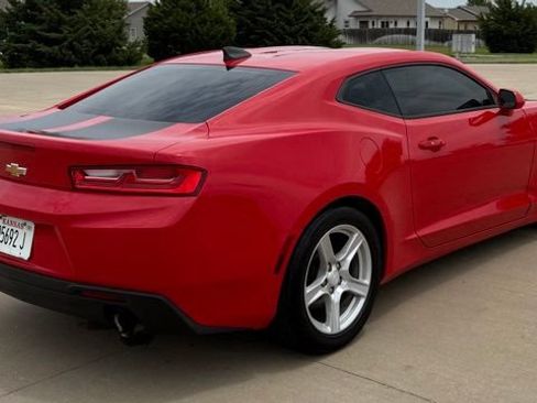 Used 2017 Chevrolet Camaro LT RWD image 11