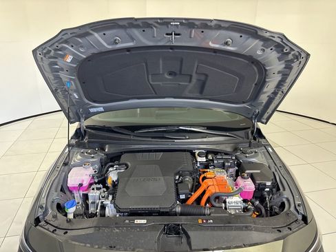 Used 2025 Hyundai Elantra SEL FWD image 11