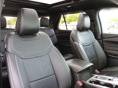 Used 2020 Ford Explorer ST w/ Premium Technology Package AWD/4WD image 30