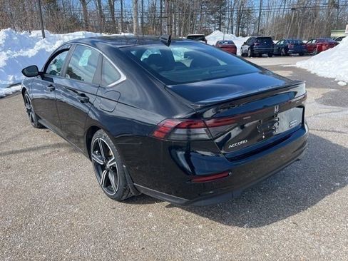 Used 2023 Honda Accord Sport image 3