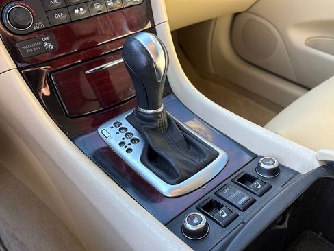 Used 2017 INFINITI QX50 2WD w/ Deluxe Touring Package image 28