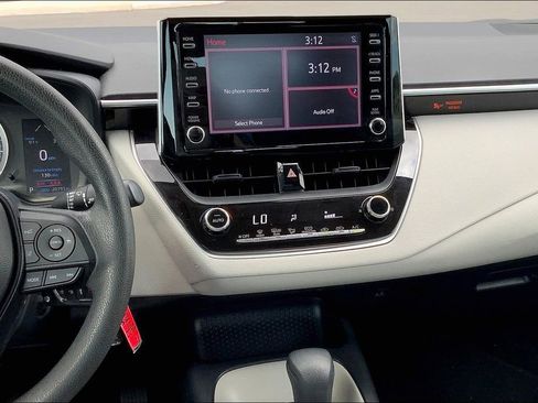 Used 2020 Toyota Corolla LE FWD image 6