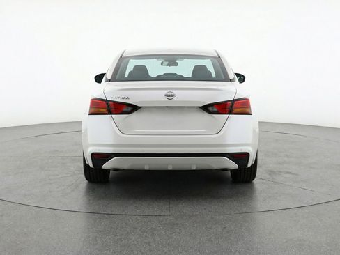 Used 2025 Nissan Altima 2.5 SV FWD image 7