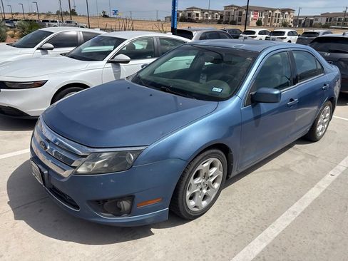 Used 2010 Ford Fusion SE FWD image 3