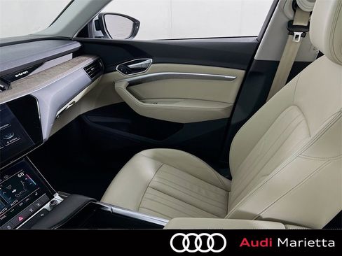 Used 2022 Audi e-tron Premium w/ Convenience Plus Package image 24