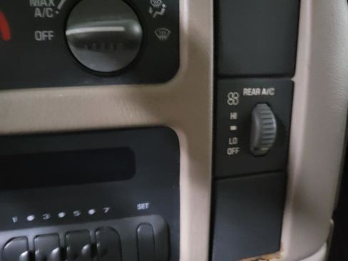 Used 1999 Chevrolet Astro 2WD image 24