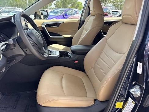 Used 2022 Toyota RAV4 XLE Premium AWD/4WD image 11