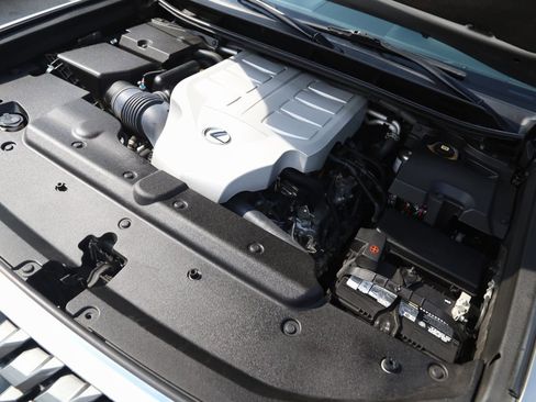 Used 2023 Lexus GX 460 Luxury w/ Sport Design Package image 25