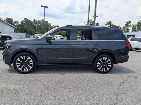 Used 2025 Ford Expedition Platinum w/ Driver's Package AWD/4WD image 5