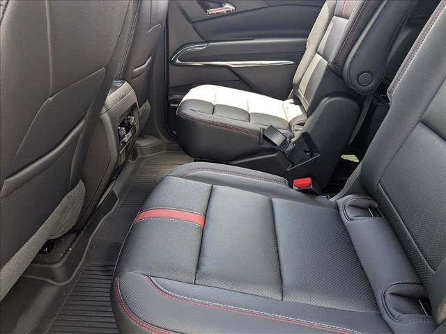 New 2026 Chevrolet Traverse RS w/ LPO, Floor Liner Package AWD/4WD image 15