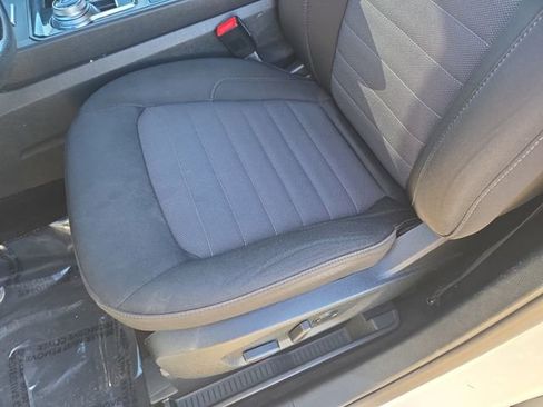 Used 2020 Ford Edge SE image 27