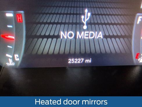 Used 2022 Dodge Challenger SXT image 27