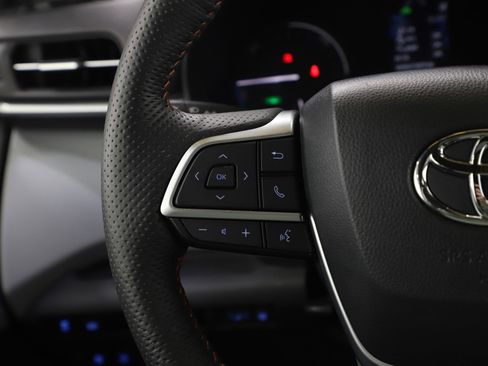 Used 2024 Toyota Sienna XSE image 27