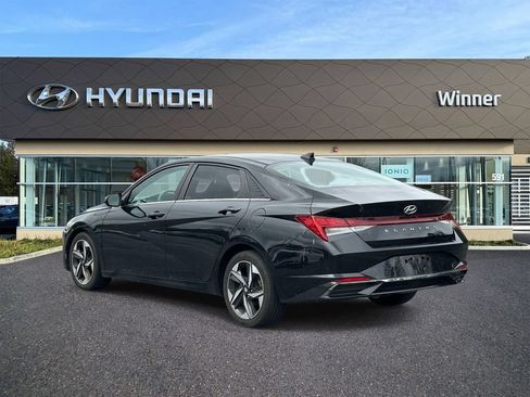 Used 2021 Hyundai Elantra SEL w/ Convenience + Premium Package FWD image 2