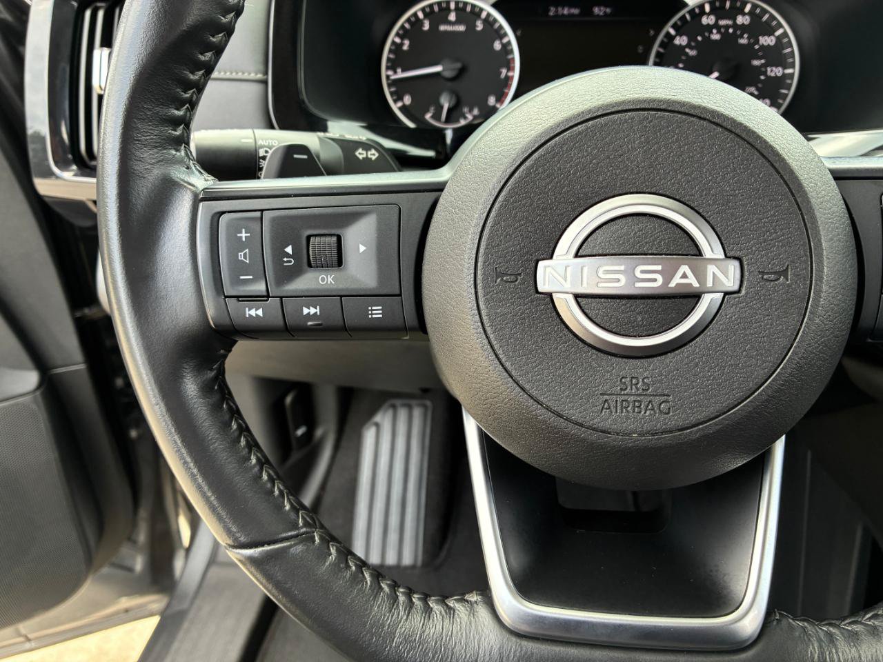 Used 2024 Nissan Pathfinder SV FWD image 23