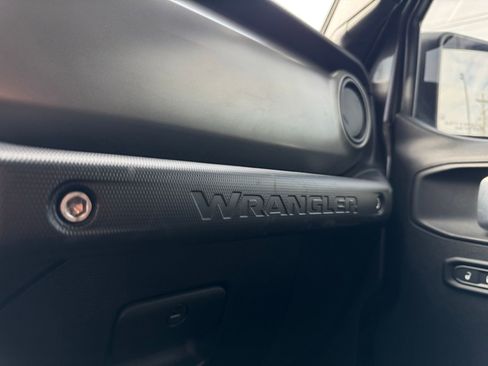 Used 2019 Jeep Wrangler Unlimited Sport S image 56