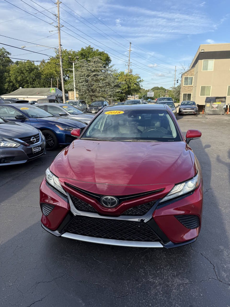 Used 2018 Toyota Camry XSE FWD image 3