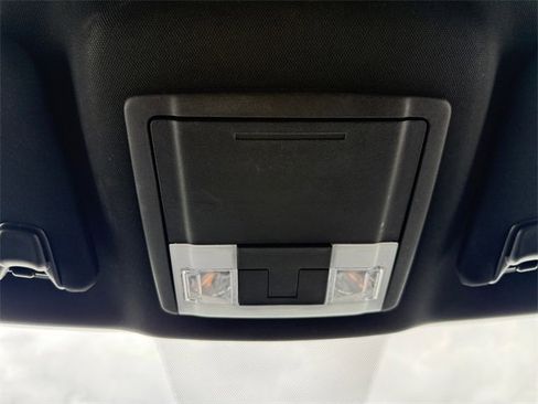 Used 2019 Ford Explorer XLT image 22