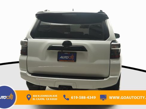 Used 2021 Toyota 4Runner Venture w/ Moonroof Package AWD/4WD image 12