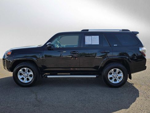 Certified 2019 Toyota 4Runner SR5 AWD/4WD image 6