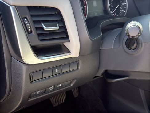 Certified 2025 Nissan Rogue SV AWD/4WD image 14