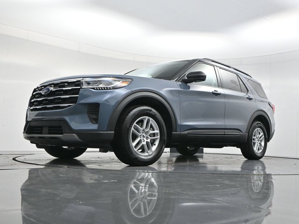 Used 2026 Ford Explorer Active AWD/4WD image 45