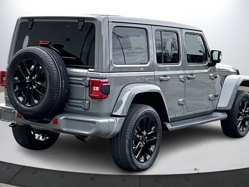 Certified 2022 Jeep Wrangler Unlimited Sahara image 9