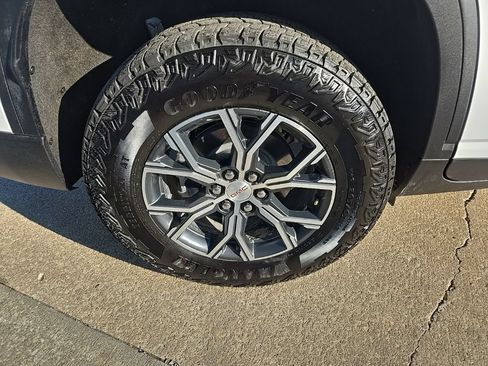 Used 2026 GMC Acadia AT4 w/ Luxury Package AWD/4WD image 25
