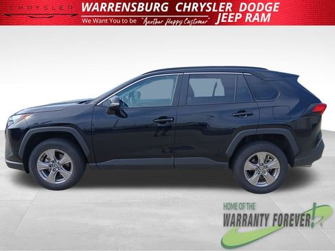 Used 2025 Toyota RAV4 XLE FWD image 7