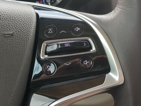 Used 2017 Cadillac Escalade ESV Luxury RWD image 25