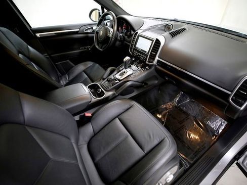 Used 2014 Porsche Cayenne image 5