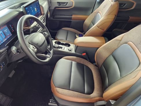 New 2026 Ford Bronco Sport Outer Banks w/ Outer Banks Tech Package+ AWD/4WD image 11