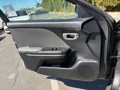 Used 2025 Kia K4 FWD image 18