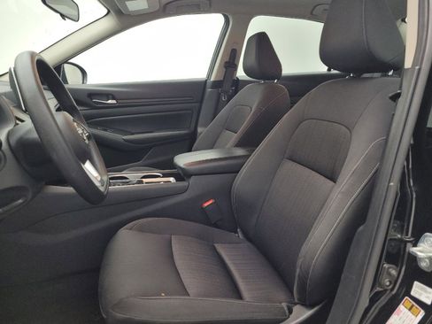 Used 2024 Nissan Altima 2.5 SV image 17