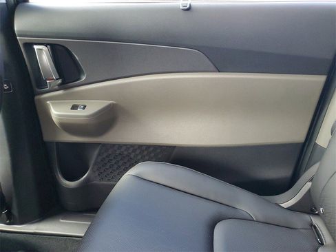 New 2026 Kia Carnival EX image 23