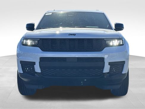 New 2025 Jeep Grand Cherokee L Altitude image 27