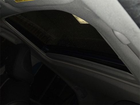 Used 2023 Toyota Camry SE image 21