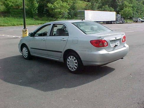 Used 2005 Toyota Corolla LE FWD image 7