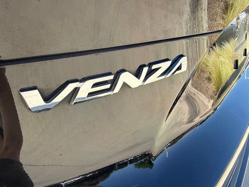 Used 2022 Toyota Venza LE AWD/4WD image 13