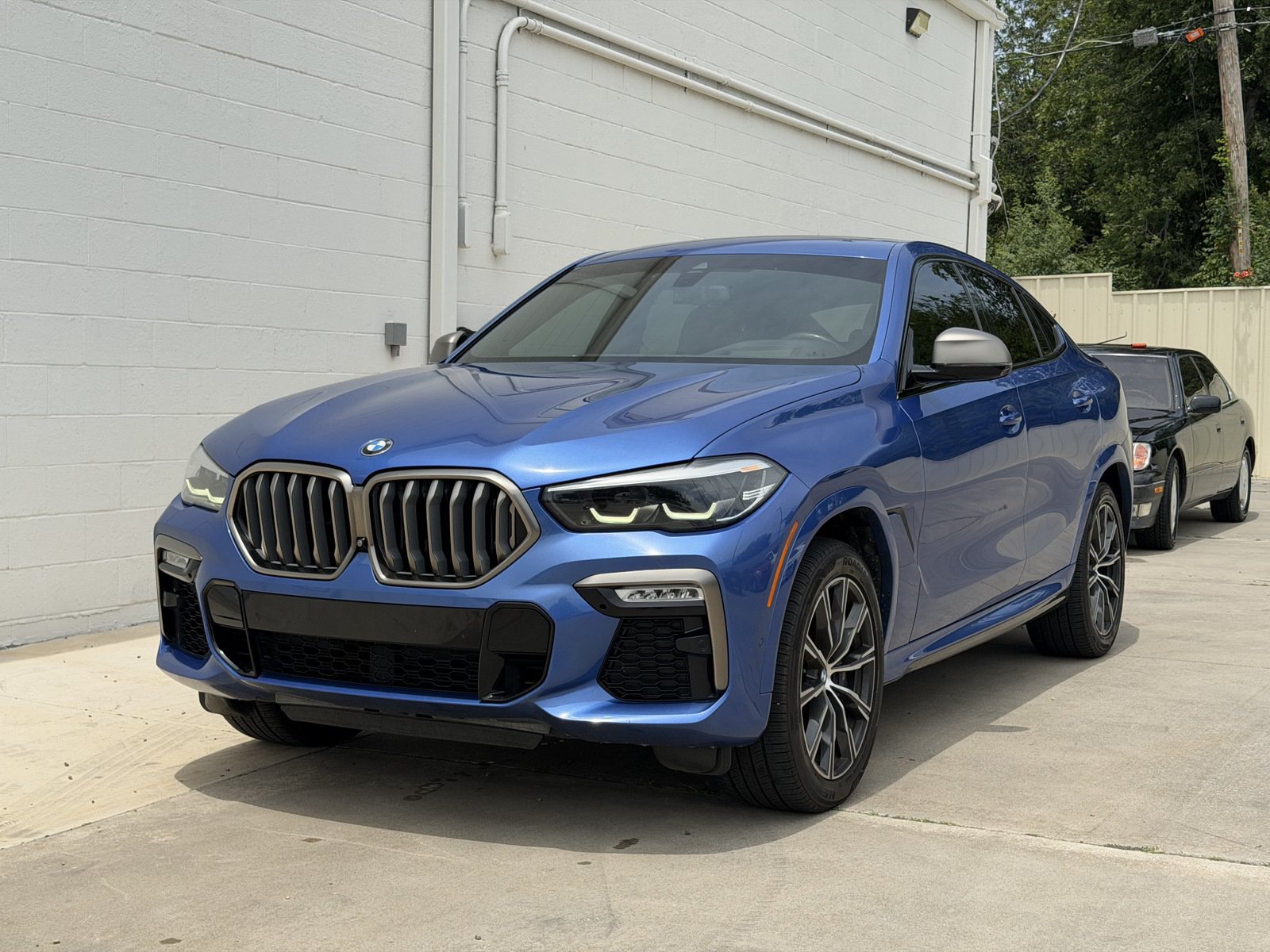 Used 2020 BMW X6 M50i w/ Premium Package AWD/4WD image 7