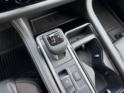 Used 2025 Nissan Pathfinder Platinum w/ Cargo Package image 25